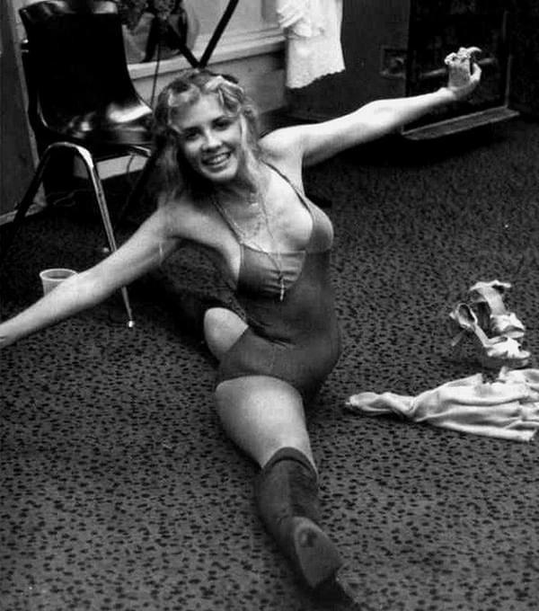Fleetwood Mac may have broken hearts onstage, but Stevie was breaking spines backstage.